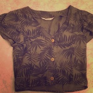 Cute cropped palm tree button down top